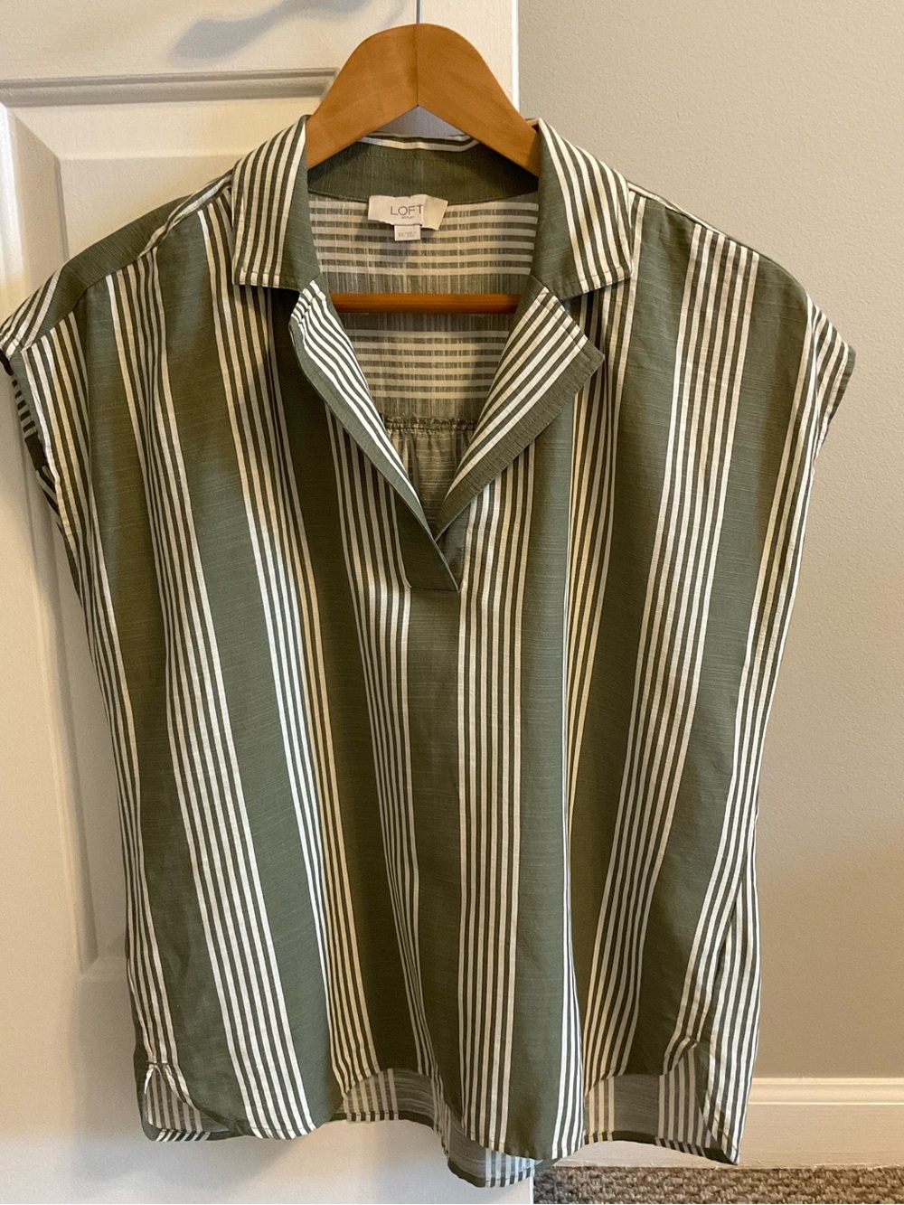LOFT OUTLET Sleeveless Pull Over Blouse-Olive Green and Cream Stripes-Size XS
